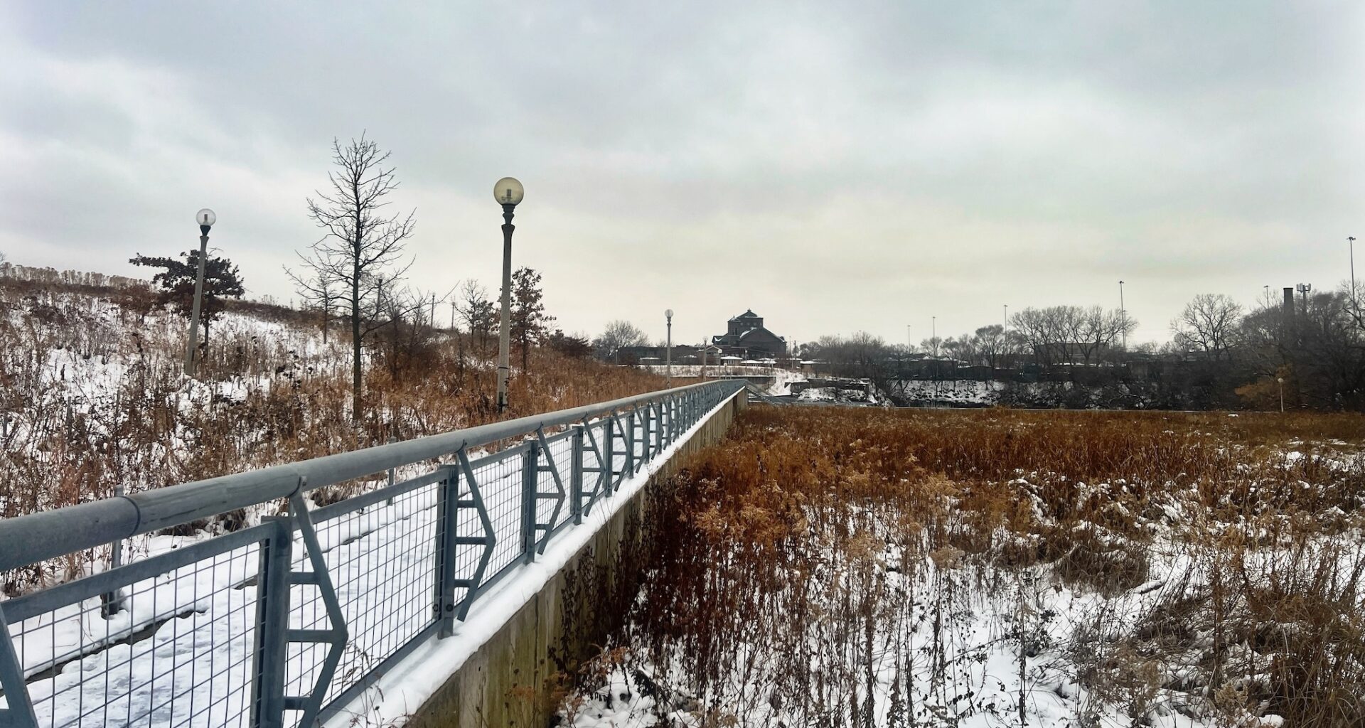This former quarry is the most stunning park to visit in Chicago this winter