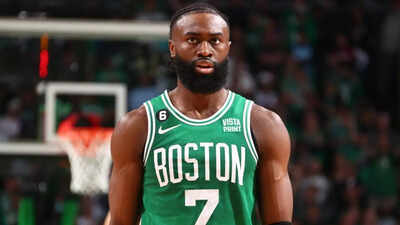 Jaylen Brown autograph chase turns wild as determined fan fights through crowd to reach Celtics star