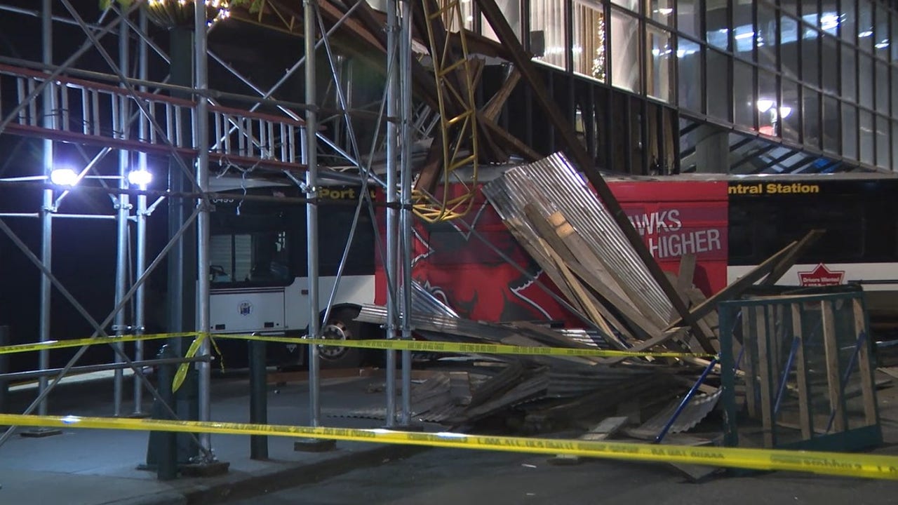 Bus crashed into scaffolding in NYC, FDNY reports