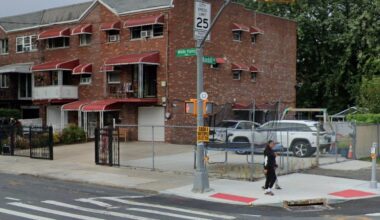 Man accused of repeatedly stabbing taxi driver in Bronx turns himself in to NYPD