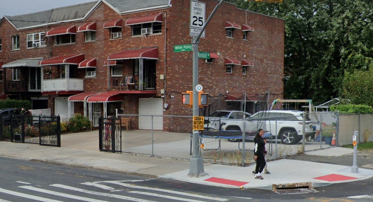 Man accused of repeatedly stabbing taxi driver in Bronx turns himself in to NYPD