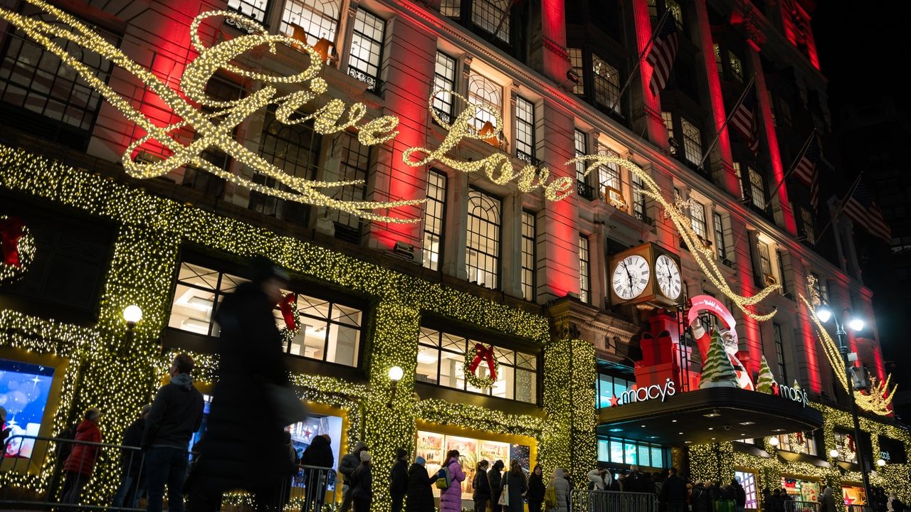 Woman charged in unprovoked attack on tourist changing baby's diaper in NYC department store