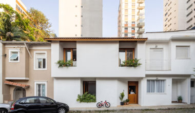 Village House / Peninsula Arquitetura