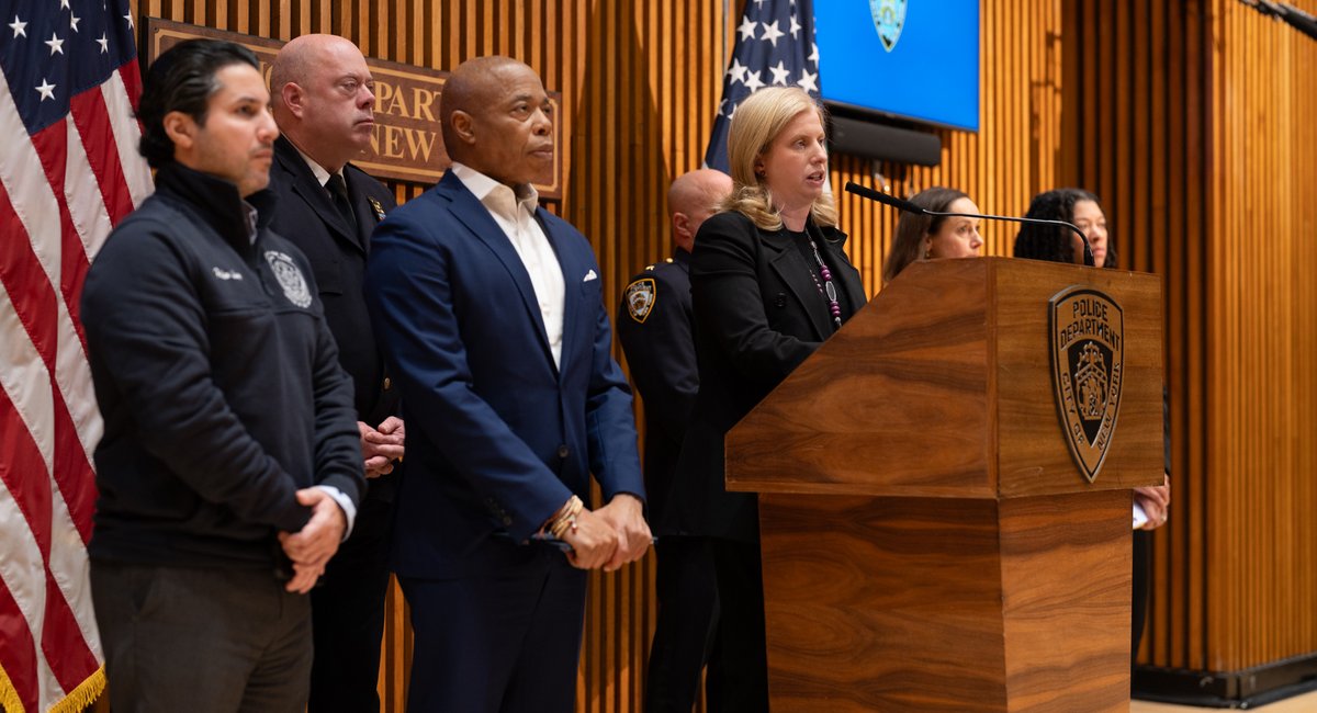 NYPD boosts security around Hanukkah events and synagogues across NYC