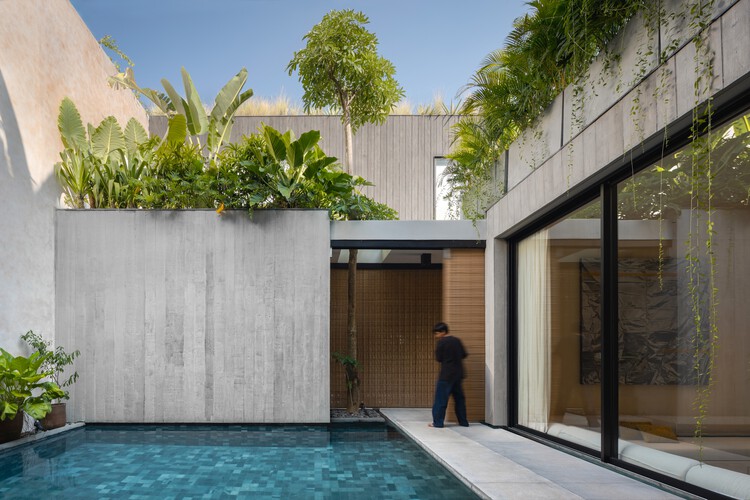 3+2+1 Villa  / K-Thengono Design Studio - Image 3 of 30