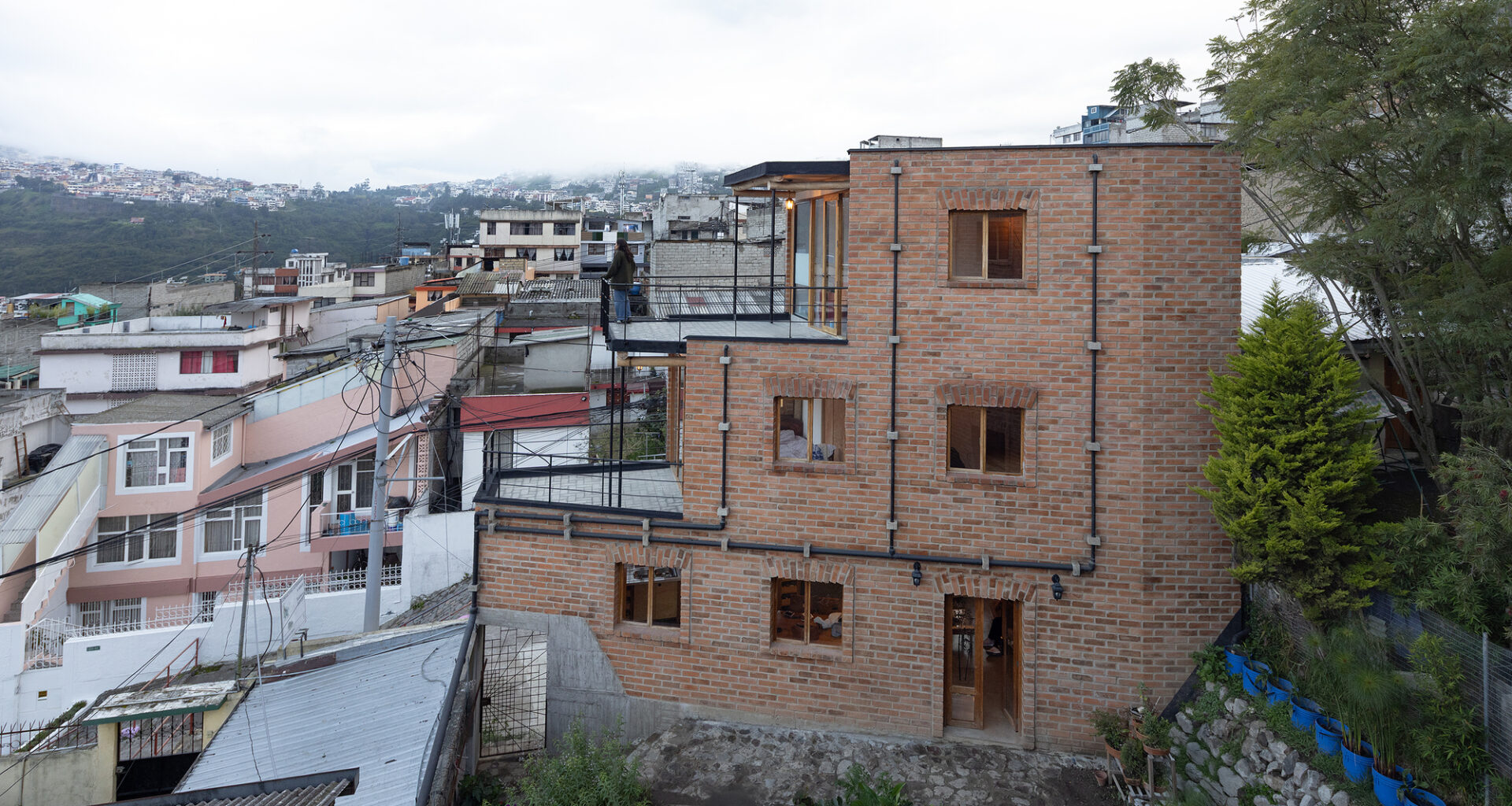 House in La Vicentina / Al Borde
