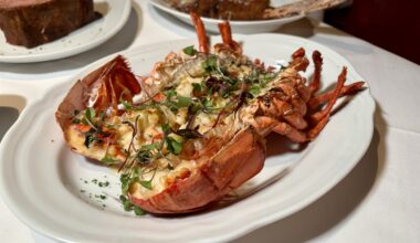 Durant's is open. Take a look inside the iconic Phoenix steakhouse