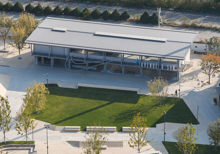 AVENUE & SON Skatepark / Various Associates - Exterior Photography