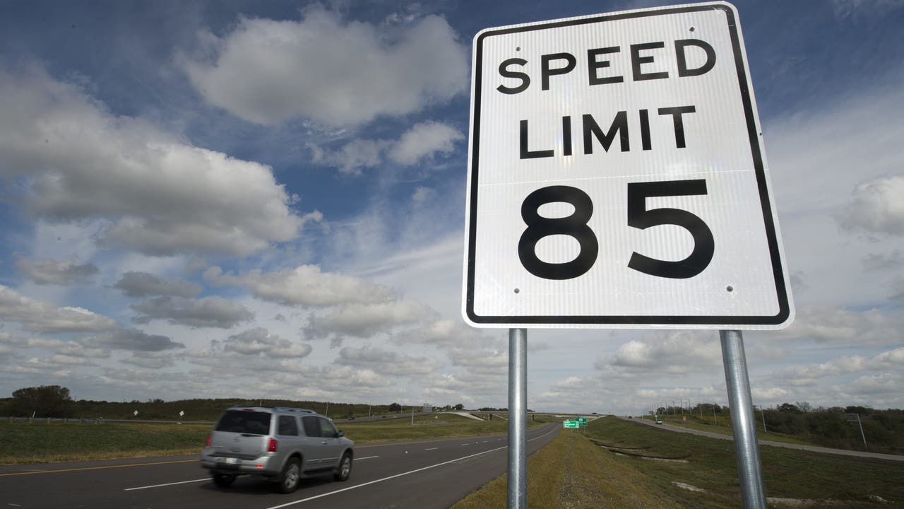 Some Texas highway speed limits now adjustable