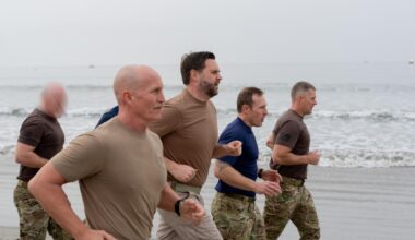 VP Vance joins SEAL training on Coronado