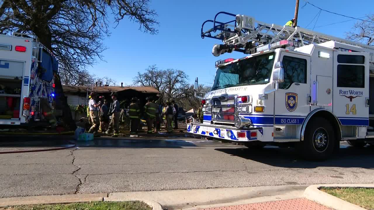 Fort Worth house fire leaves 1 in critical condition