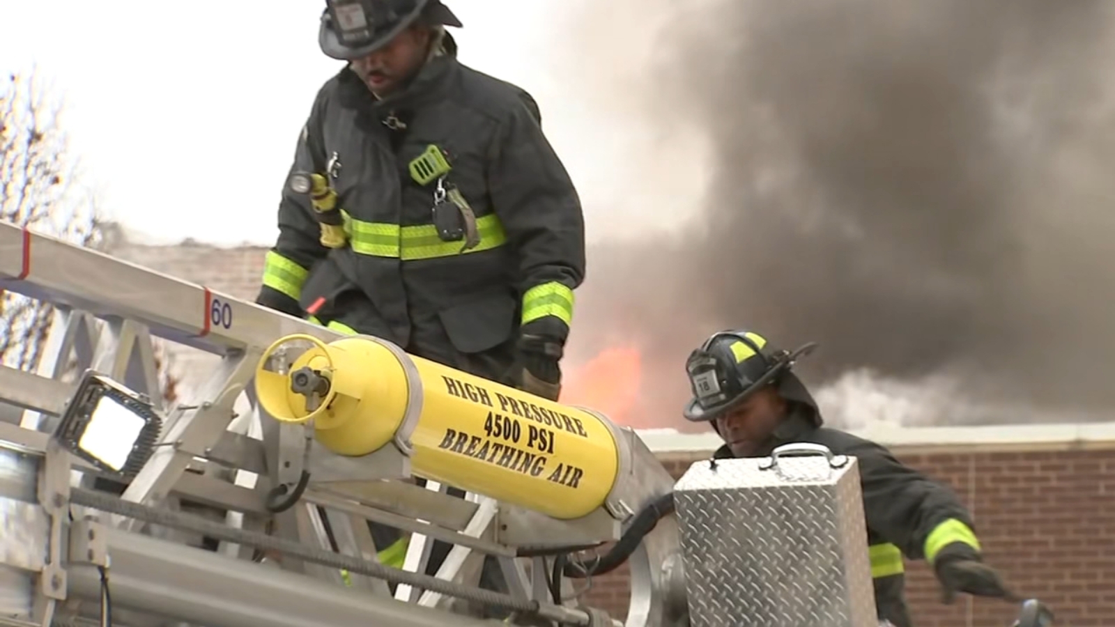 Lawndale, Chicago fire today: Chicago Fire Department battles blaze in 3100-block of West Lexington Street