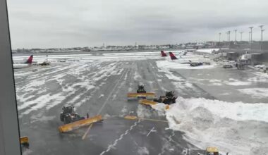 Big travel day ahead for those heading home from holidays after winter snow storm flight delays and cancellations