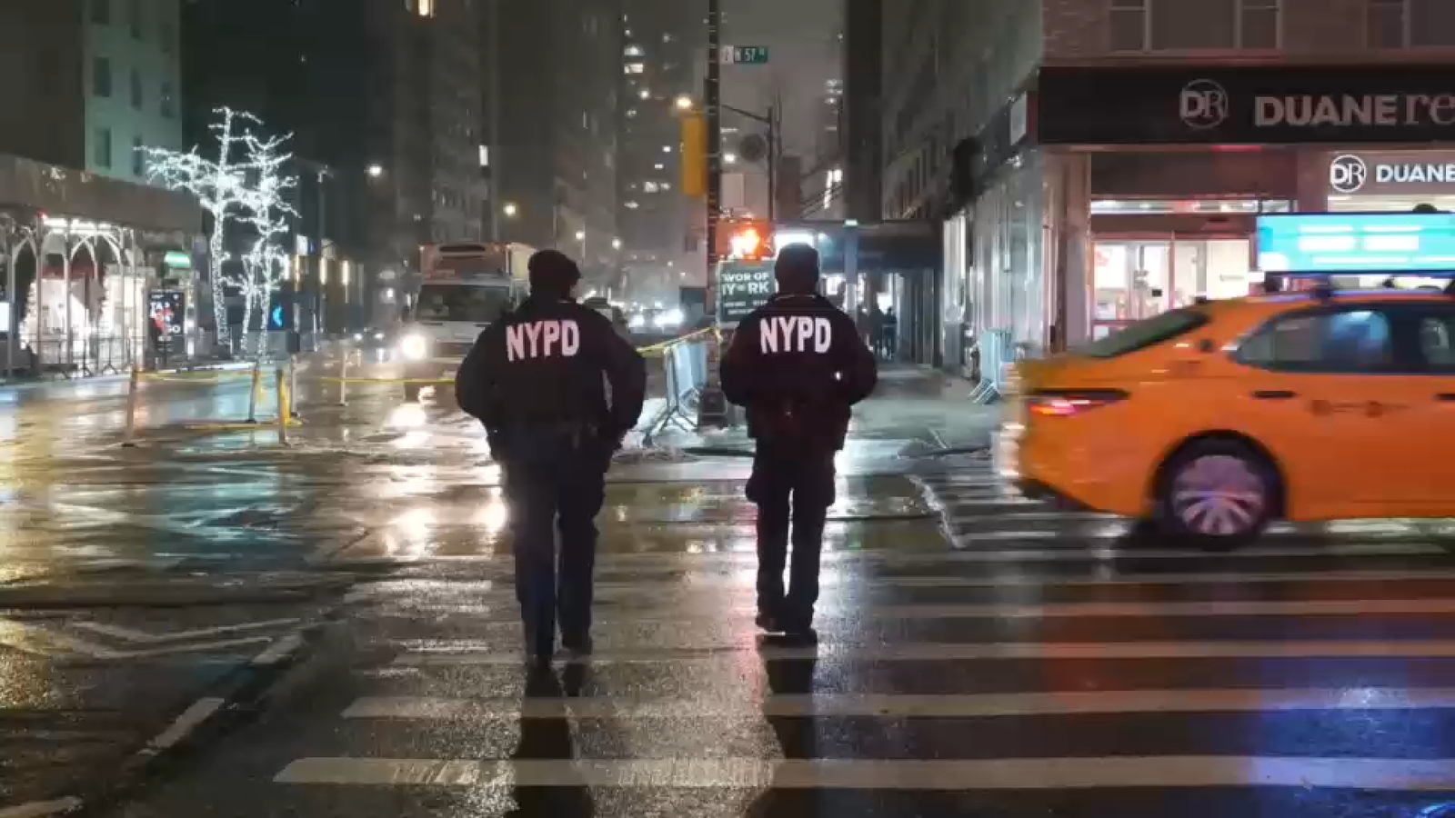 Police search for suspected shooter after man shot in the chest in Midtown Manhattan