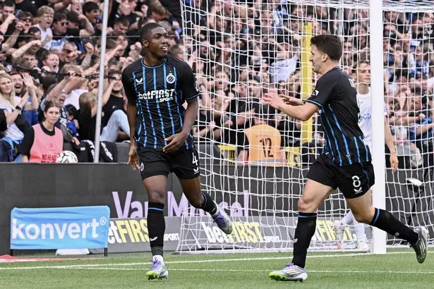 Club's Ecuadorian defender #04 Joel Ordonez (L) celebrates with his teammate Genk's Belgian midfielder #08 Bryan Heynen after scoring his team's first goal during the Belgian "Pro League" First Division football match between Cercle Brugge KSV and KRC Genk at The Jan Breydel Stadium in Bruges