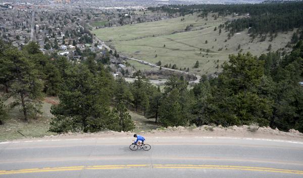 Hurricane-force winds close roads in Boulder County