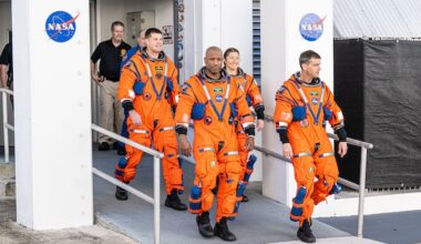 Astronauts, launch teams practice Artemis 2 countdown – Spaceflight Now