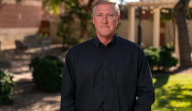 Patrick Banger, who will begin work as Glendale&rsquo;s city manager on Jan. 12, poses for a photo Dec. 5 in the courtyard outside Glendale Civic Center.