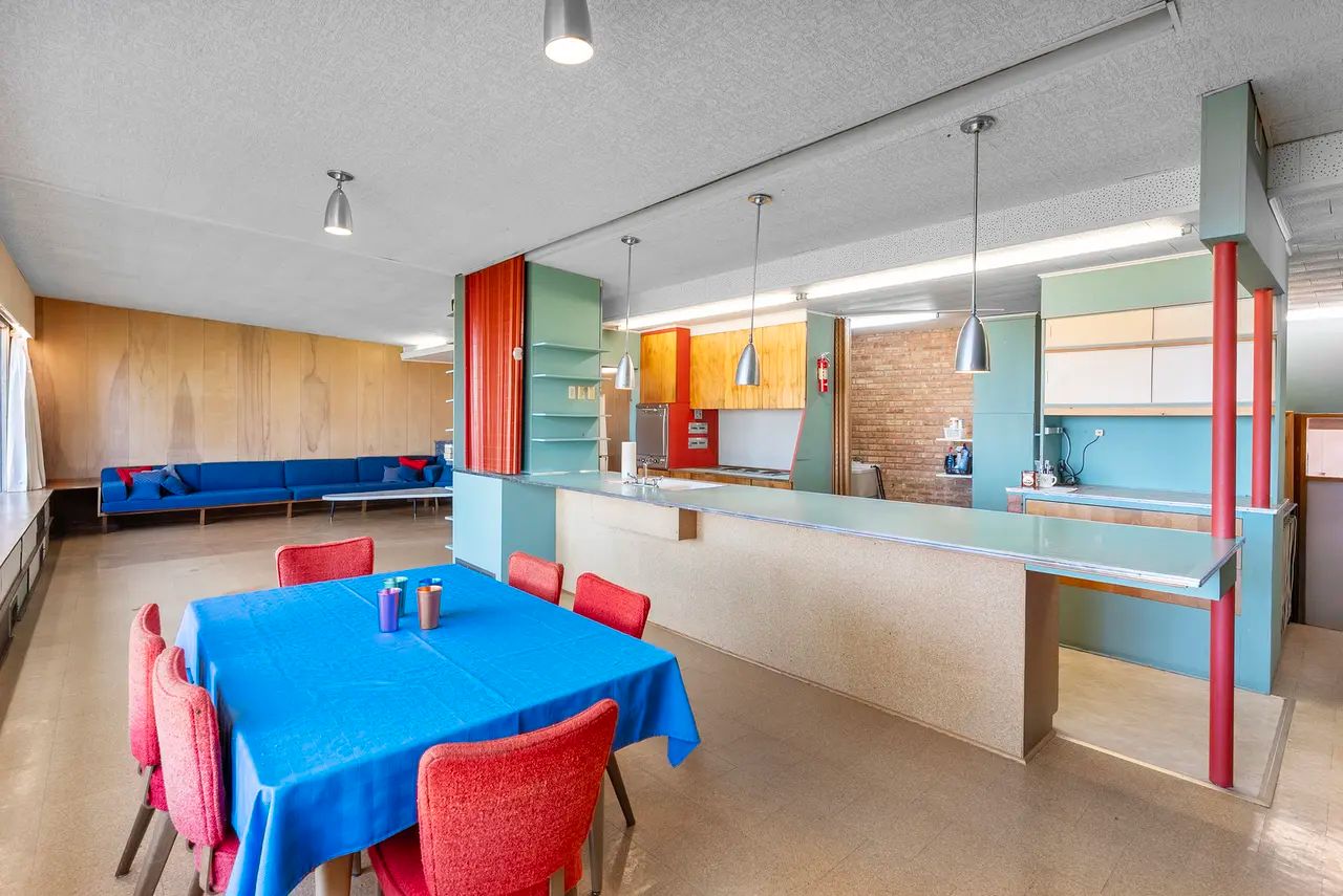 Midcentury Modern Homes Under $450,000 – Chicago Magazine