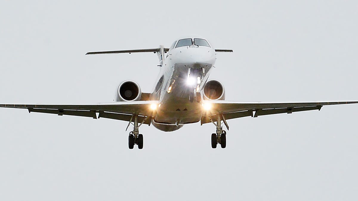 Erie-Chicago air service will resume in 2026. Here's what to know