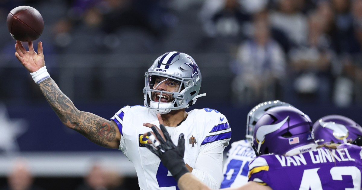Vikings lead Cowboys 24-23 in fourth quarter