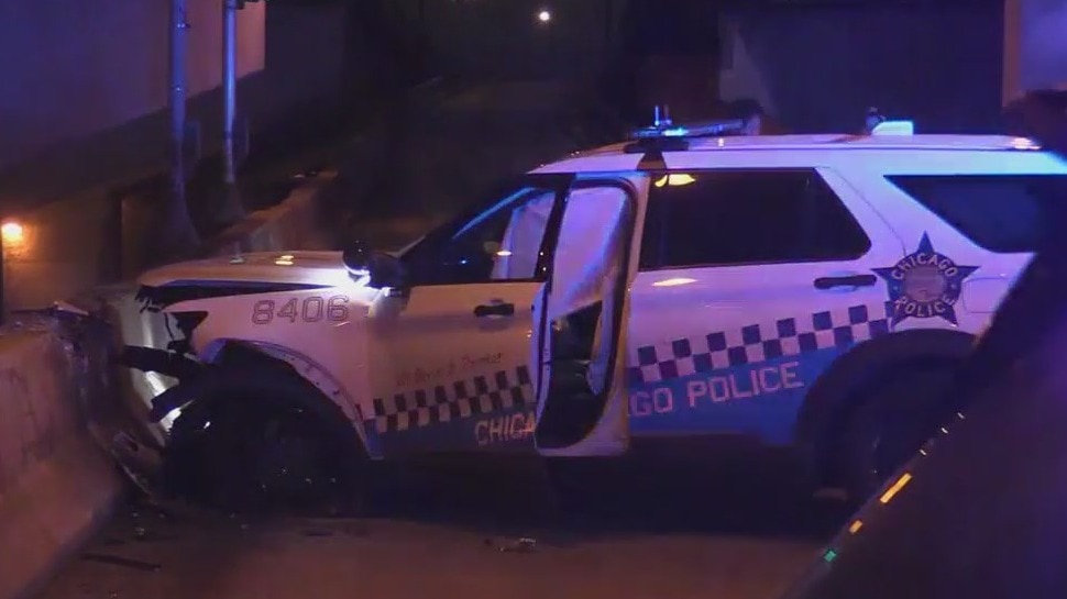 Chicago police officers hurt in crash on Lower Wacker