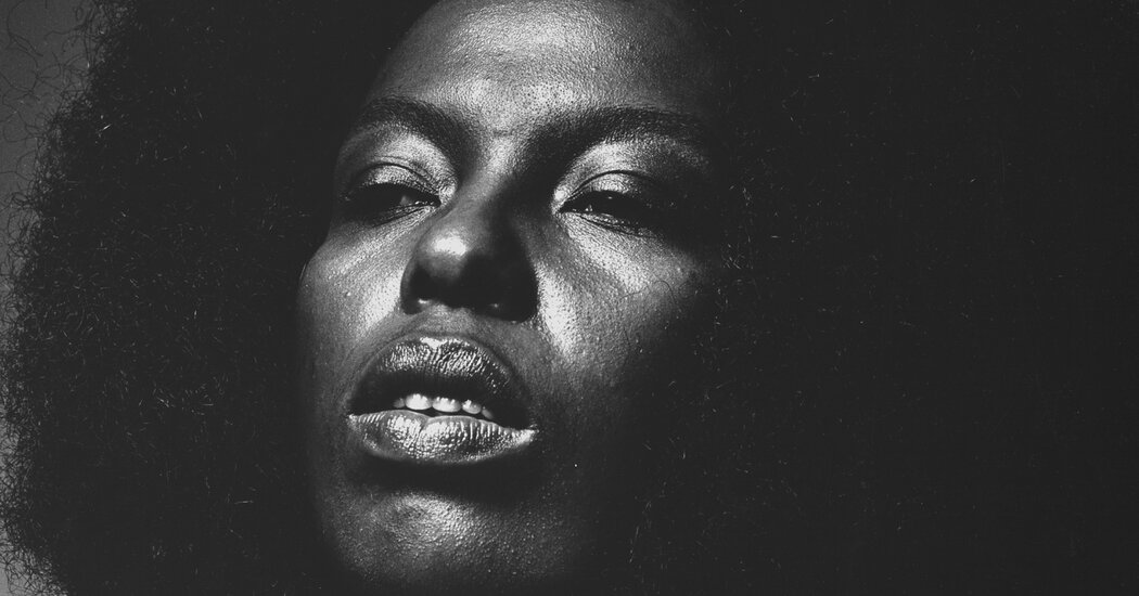 Roberta Flack Dreamed of Being a Classical Pianist, Then Made Pop History