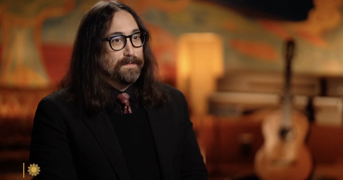 John Lennon’s Son Gives Update on Reclusive Mom Yoko Ono