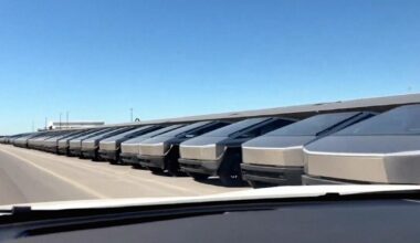 SpaceX Is Buying Up an Unfathomable Number of Cybertrucks