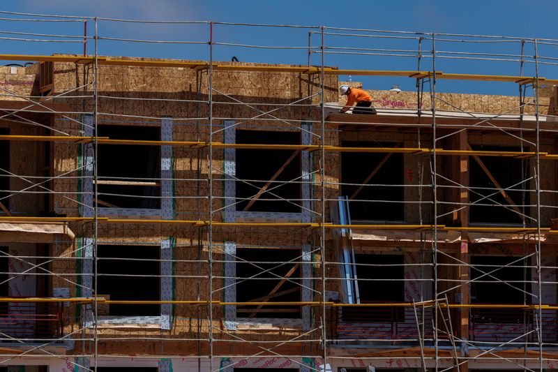 US homebuilder sentiment inches up to eight-month high December