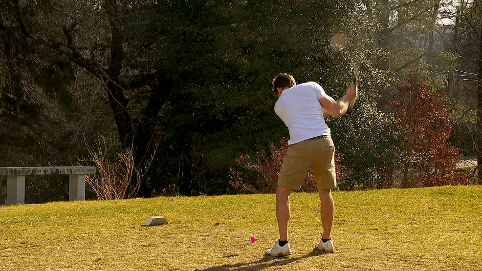 DEC. 24, 2025 - Warm temperatures across western North Carolina prompted many people to spend their Christmas Eve out on the golf course. (Photo: WLOS Staff)