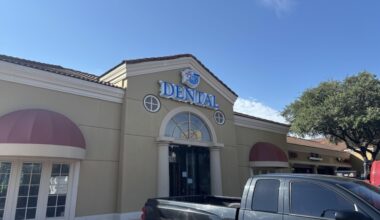 7 to 7 Dental's newest location is in the Mission Oaks shopping center in North San Antonio. (Andrew Creelman/Community Impact)
