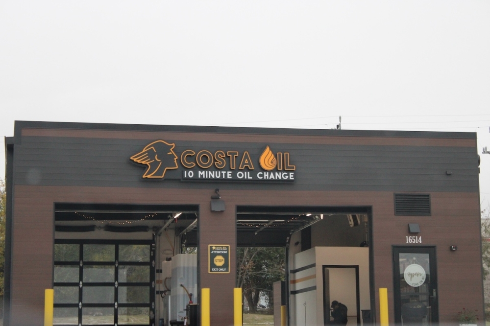 Costa Oil is now offering 10-minute oil changes and more near Live Oak. (Andrew Creelman/Community Impact)