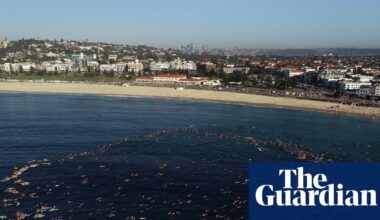 Bondi paddle-out: surfers, paddleboarders and swimmers pay tribute to victims of mass shooting | Bondi beach terror attack