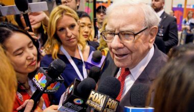 Some Warren Buffett wisdom on his last day leading Berkshire Hathaway
