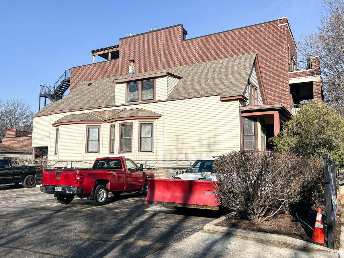 4928 North Damen Avenue construction permitted