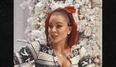 Khloe Kardashian Gives Cheeky BJ Tips for Christmas on TikTok Live