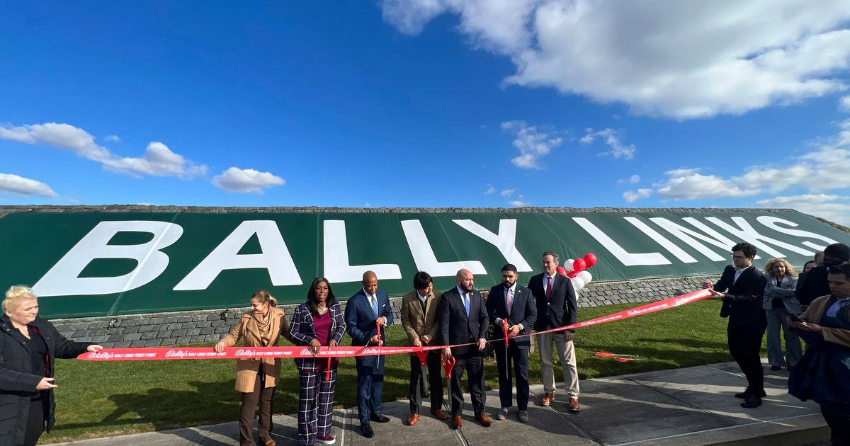 Casino plans for Mets ballpark and golf course Trump once ran among 3 awarded NYC gambling licenses :: WRAL.com