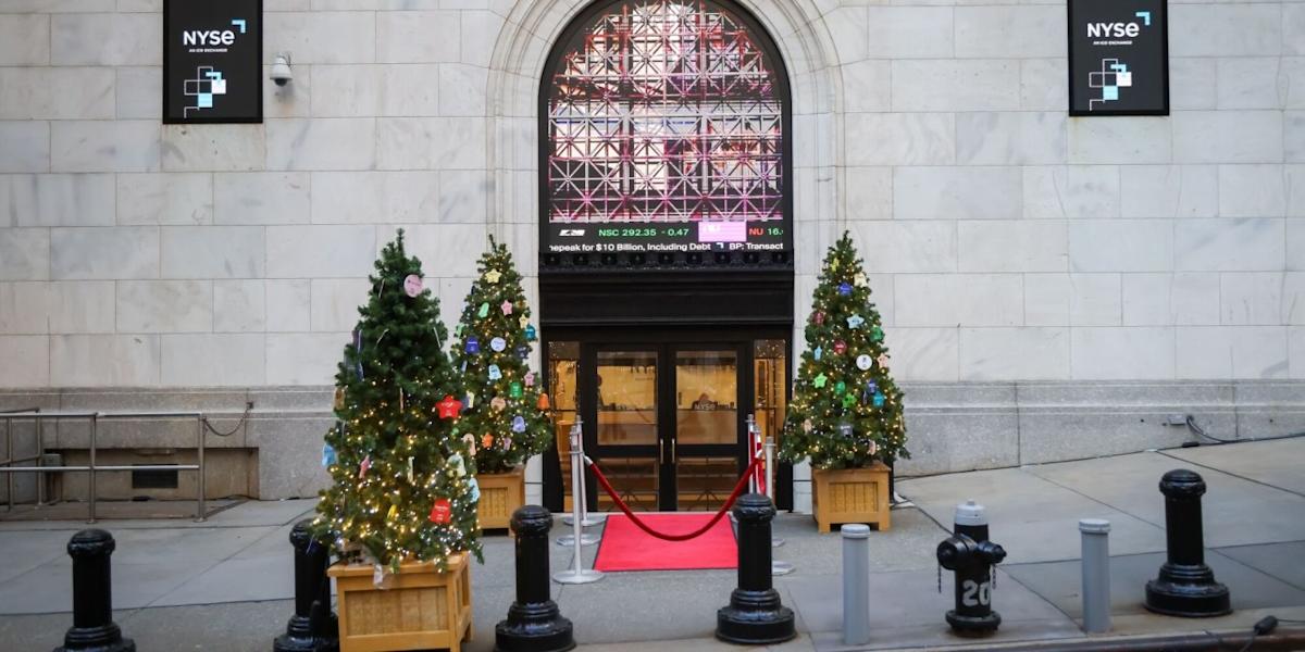 Silver and Gold Prices Rally; Stocks Hold Near Records