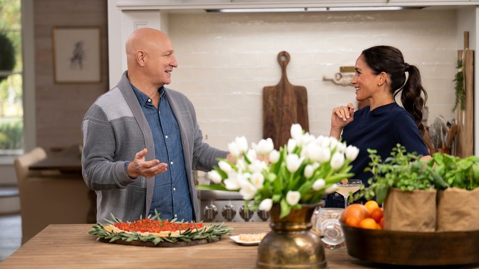 With Love, Meghan: Holiday Celebration. (L to R) Tom Colicchio, Meghan Sussex in With Love, Meghan: Holiday Celebration. (Credit: Jake Rosenberg/Netflix )