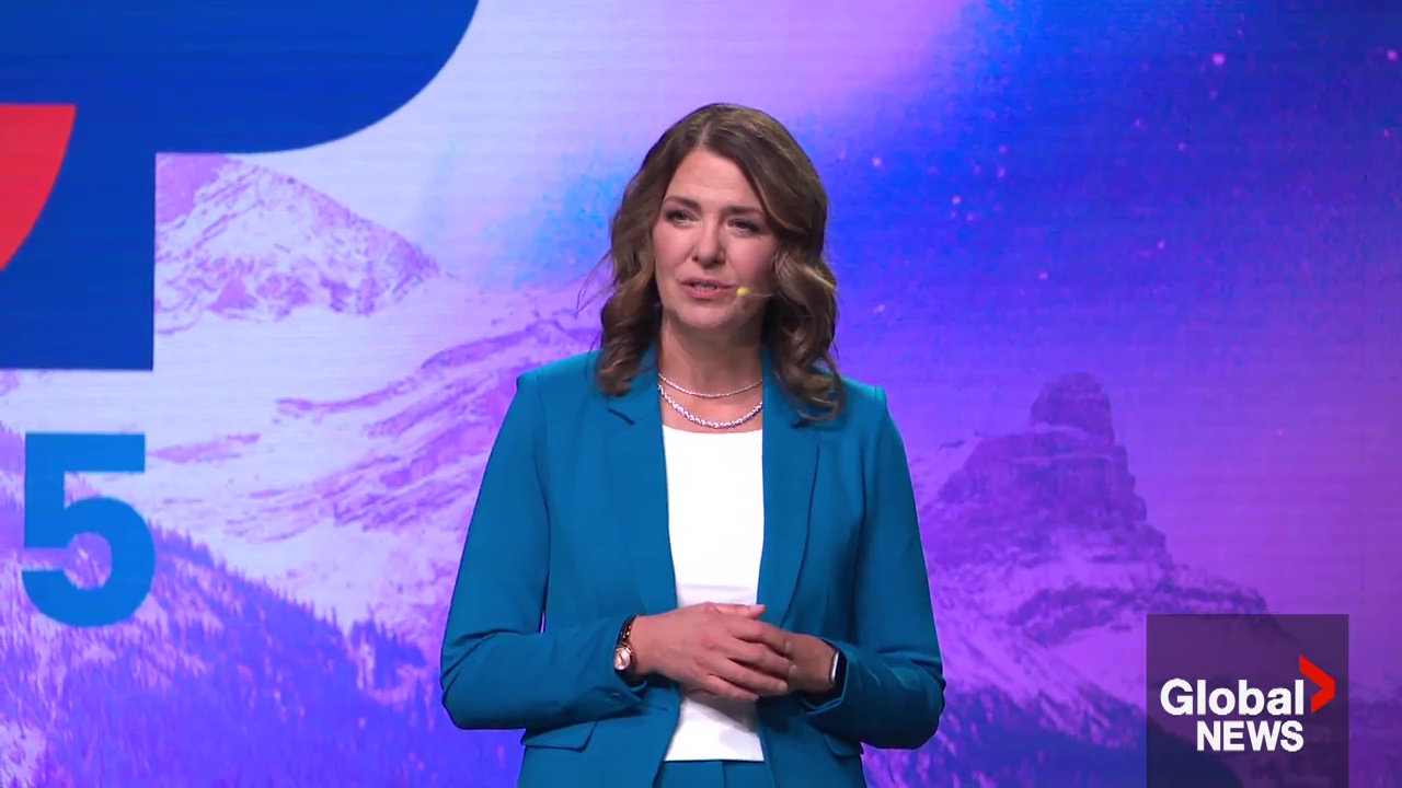 Click to play video: 'Premier Danielle Smith could be the next Alberta MLA facing recall'