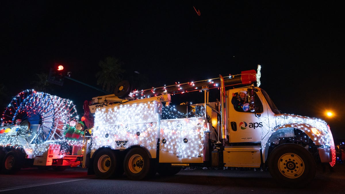 These Phoenix streets are closed for 2026 APS Light Parade