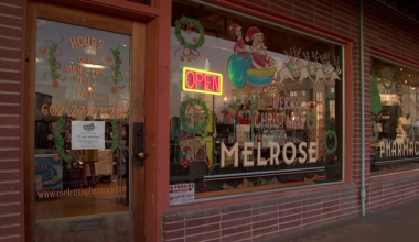 Phoenix pharmacy celebrates 20 years amid nationwide closures