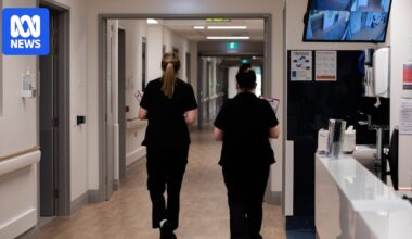 Value of private health insurance 'eroding' as doctors urge reform