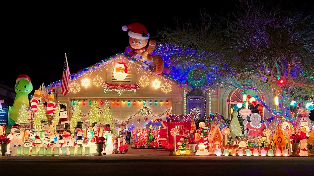 This Phoenix family just won 'The Great Christmas Light Fight'
