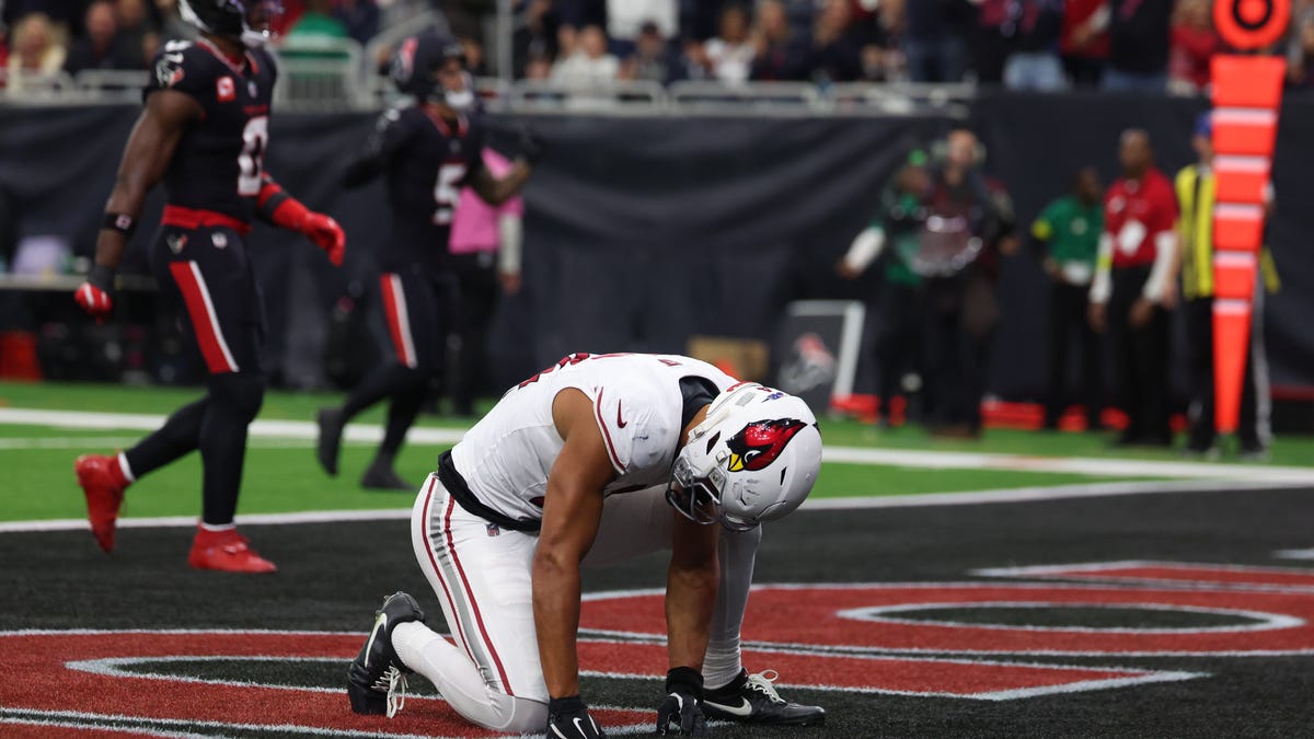 Texans beat Cardinals despite McBride's record day