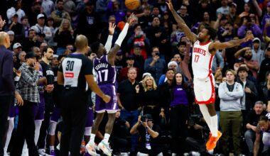 Houston suffers another late meltdown