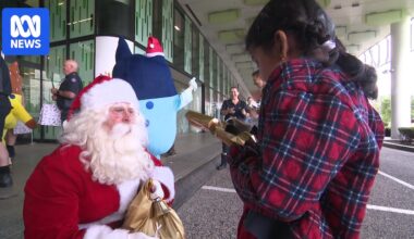 Charity, church services and cheer as Australians give back on Christmas Day