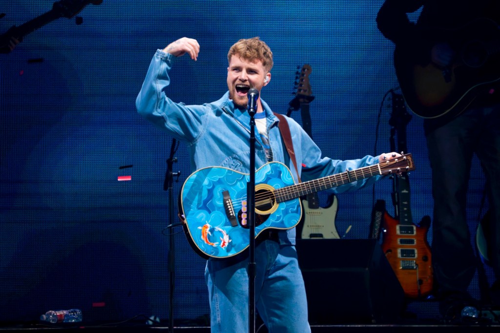 Alex Warren and Jingle Ball