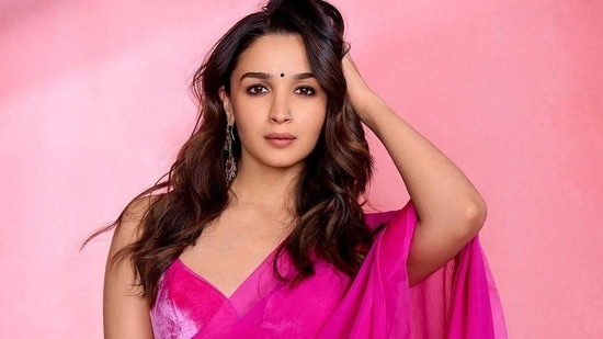 Alia Bhatt celebrates saree's versatility in an interview with Vogue. (Instagram/@aliaabhatt)